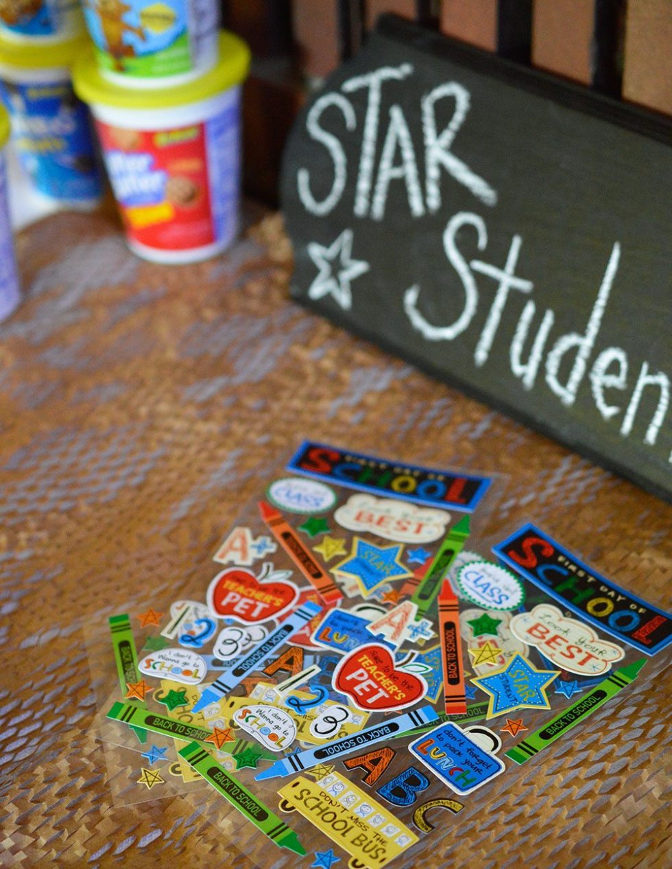 Easy Back To School Party Ideas that the kids will love! Star Student Themed Party