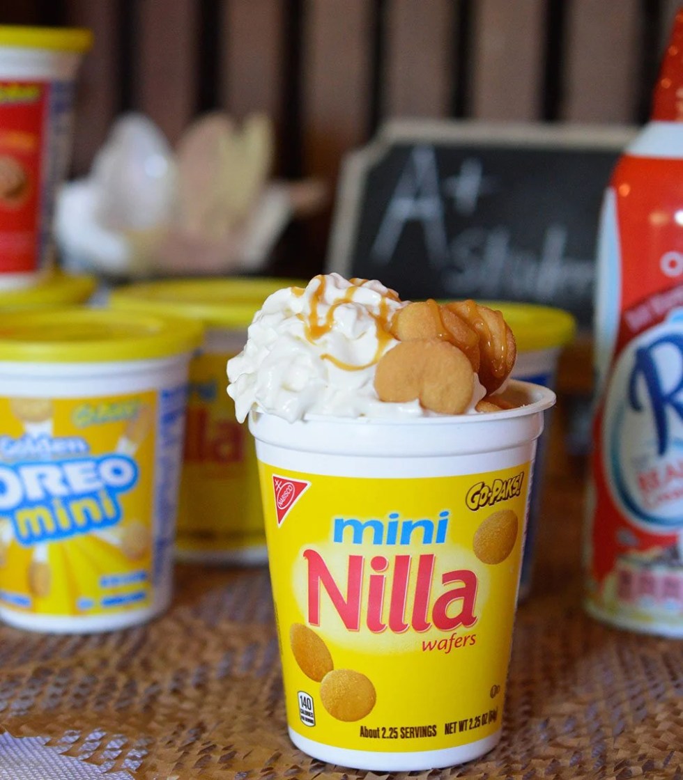 Easy Back To School Party Ideas that the kids will love! Let them make their own pudding parfaits with NABISCO Go-Paks, Snack Pack® Pudding Cups and Reddi-Wip. Banana Pudding Cookie Parfaits and Smoothies or Hot Chocolate are perfect for a fuss free party!