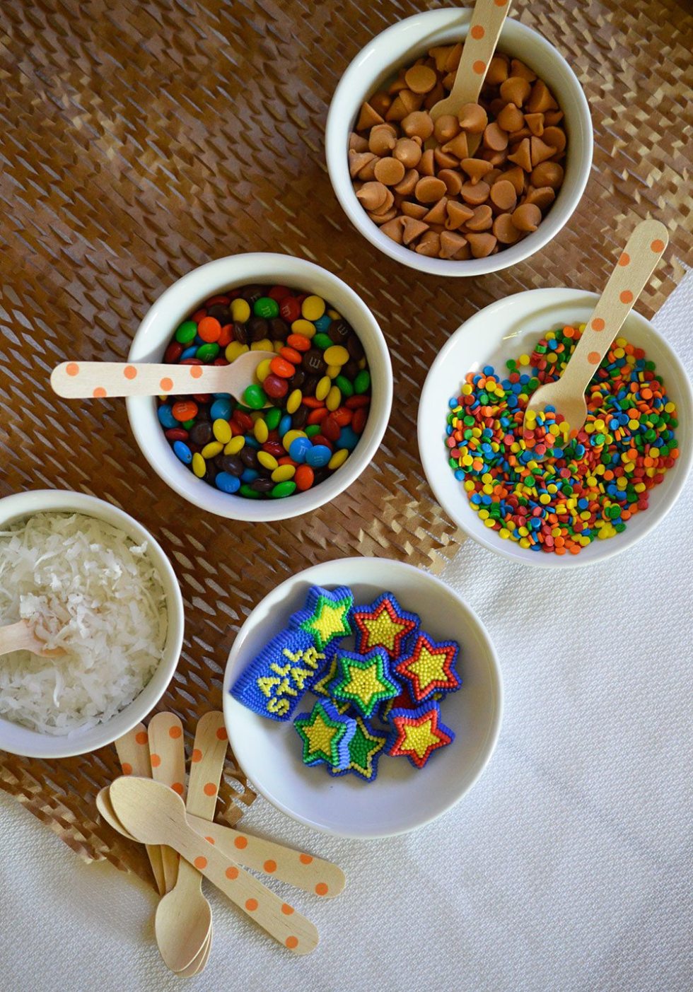 Easy Back To School Party Ideas that the kids will love! Star Student Themed Party