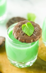 green shot topped with thin mint