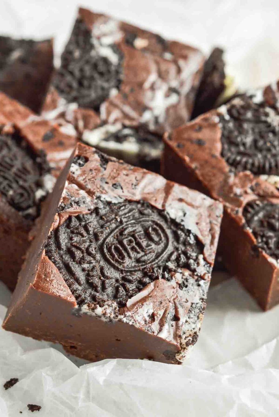 cut squares of Oreo fudge