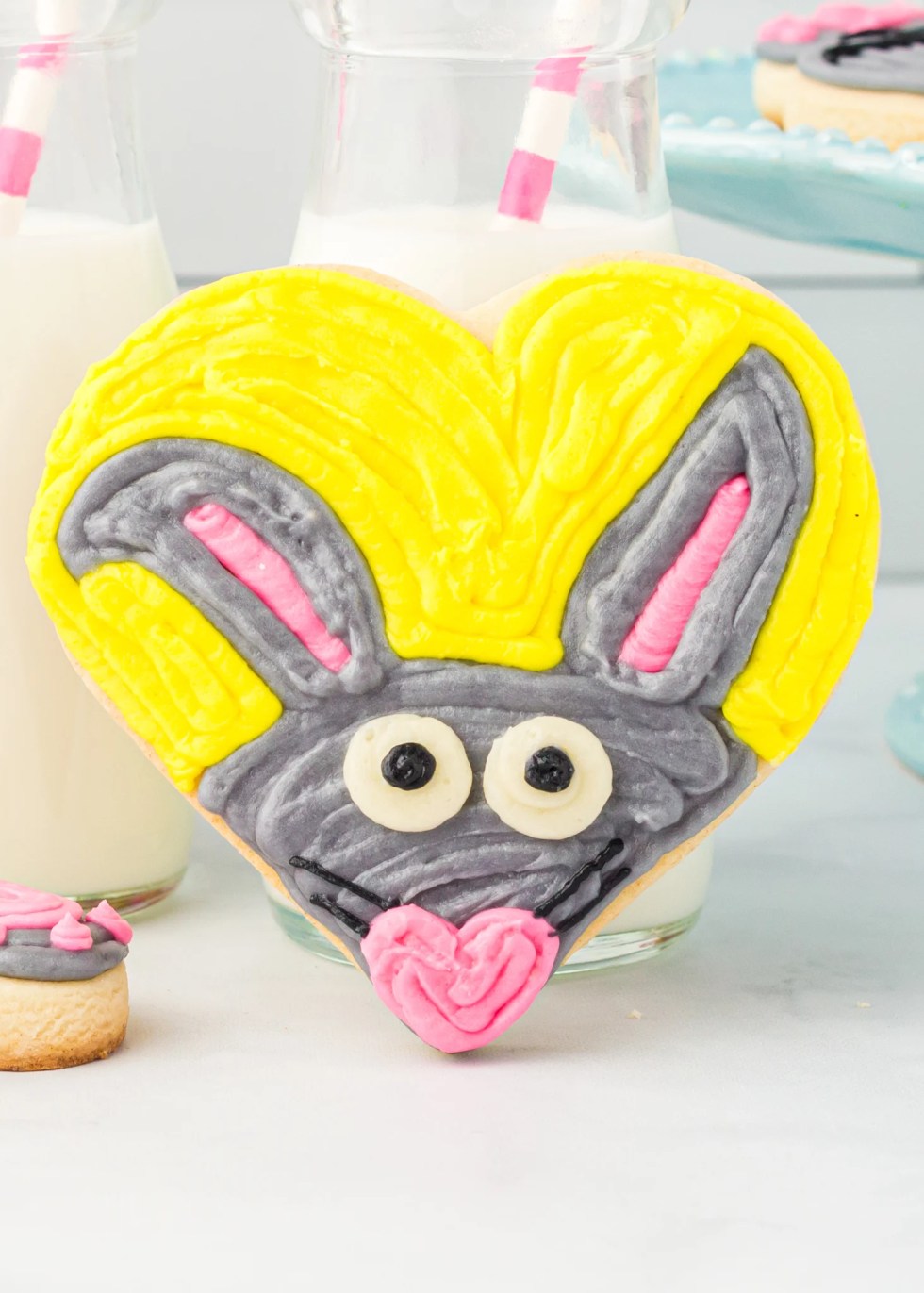 decorated peeking bunny cookie