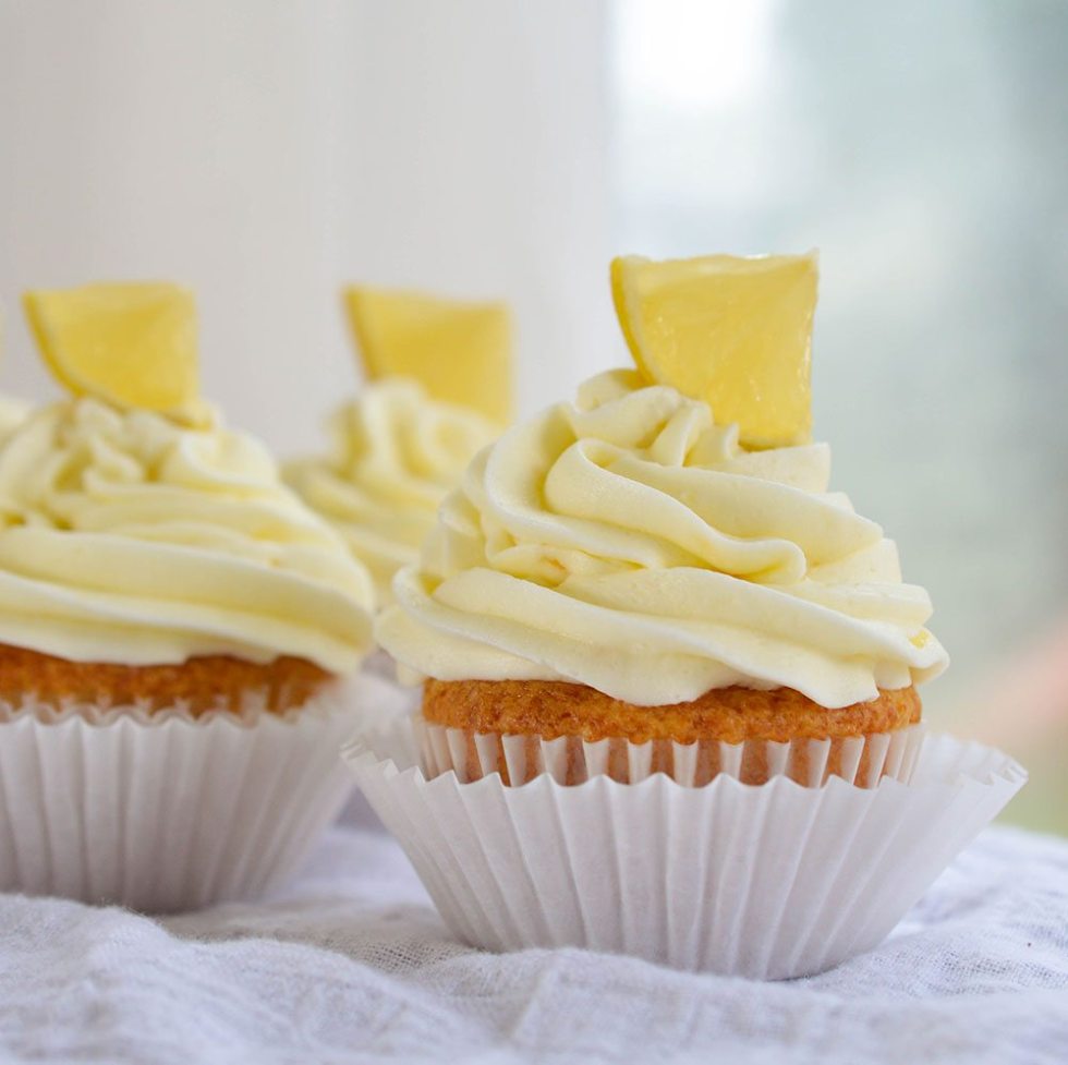 Easy Lemon Cupcakes made with Lemon Crème pie filling. A quick and easy lemon dessert!