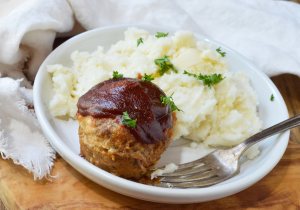 Make your favorite comfort food into individual portions with this Glazed Meatloaf Muffins Recipe! These juicy meatloaves are super flavorful and topped with a sweet, tangy glaze. This easy dinner recipe is sure to be a new family favorite!