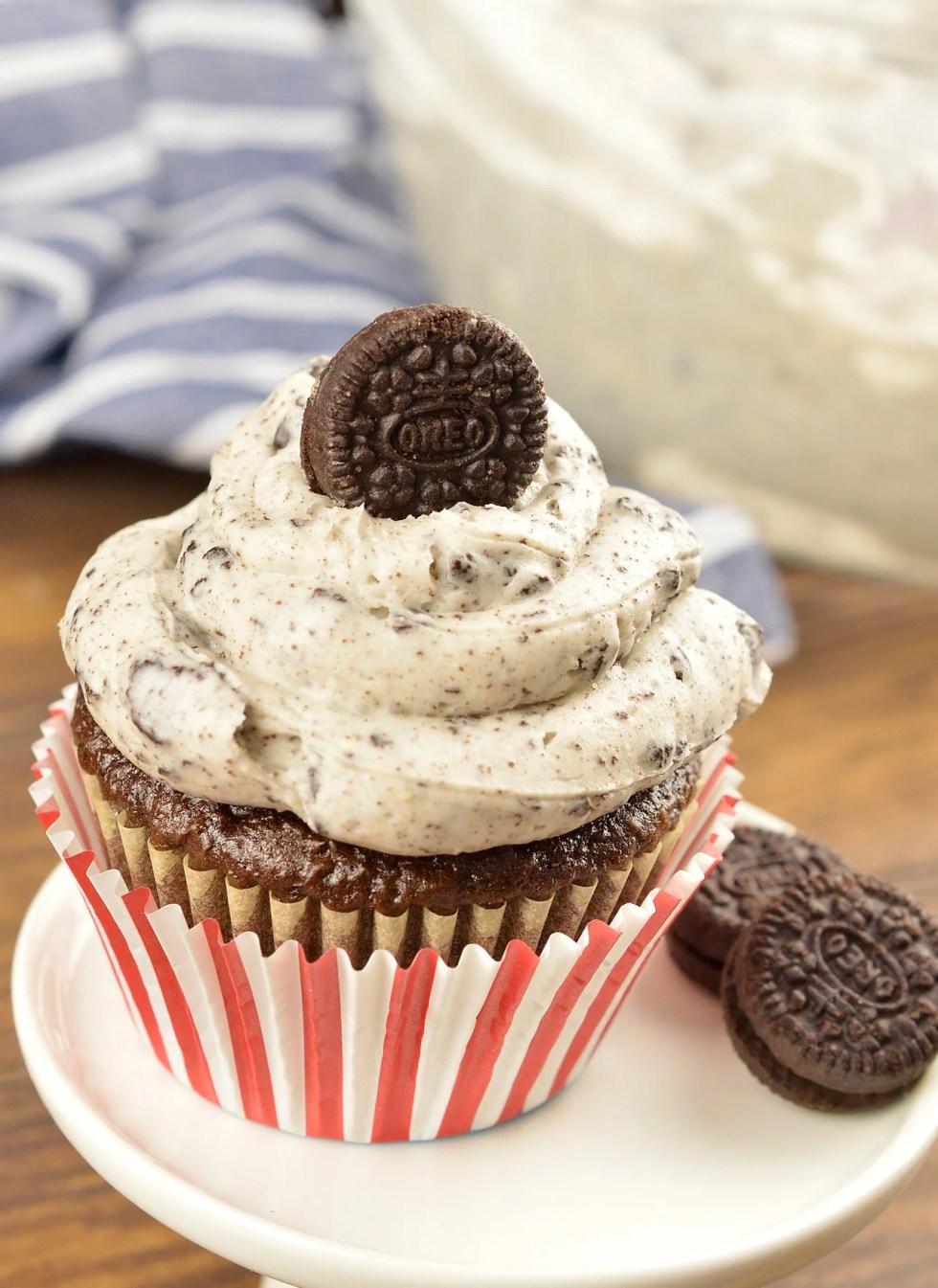 Make your favorite cake recipe or even a boxed cake mix extra special with this Oreo Cookies and Cream Frosting! This buttercream recipe is simple to make and loaded with crushed Oreos. It has a secret ingredient to give it that unique cookies & cream flavor.